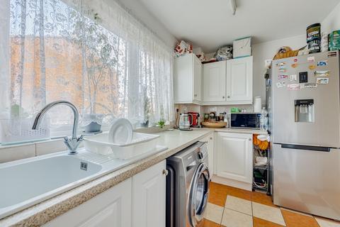 65 Sheldrick Close, London, SW19 2UQ