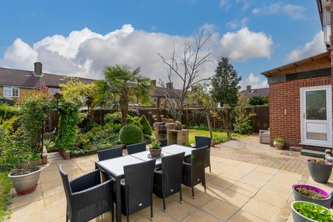29 Neath Gardens, Morden, SM4 6JN