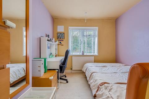 214 Glastonbury Road, Morden, SM4 6PG