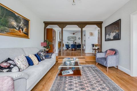 16 Seddon Road, Morden, SM4 6EE