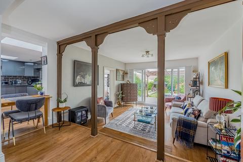 16 Seddon Road, Morden, SM4 6EE