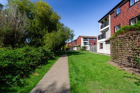27 Coniston Close, London, SW20 9NJ