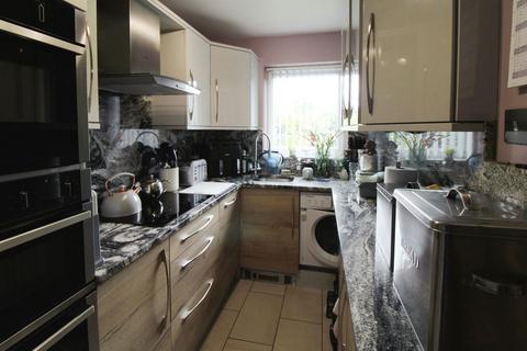 2 bedroom terraced house for sale, George Street, Snaith DN14