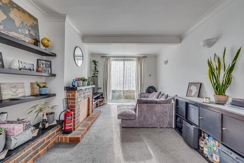 19 Evesham Road, Morden, SM4 6PP