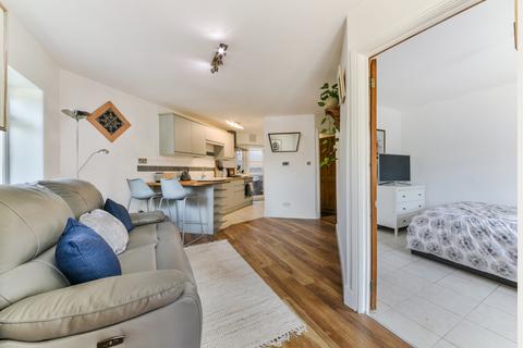 1a Croxden Walk, Morden, SM4 6JY