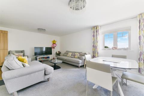 2 bedroom apartment for sale, Schoolgate Drive, Morden SM4