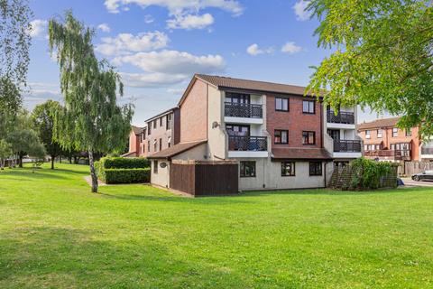 1 bedroom apartment for sale, Coniston Close, Raynes Park SW20