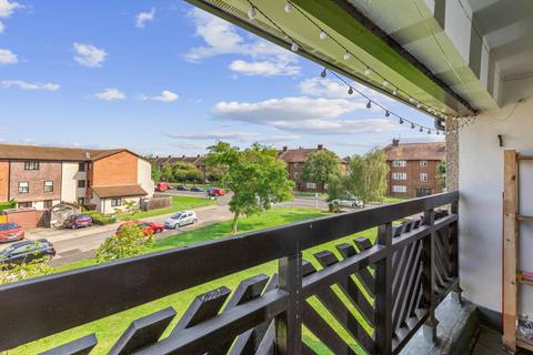 1 bedroom apartment for sale, Coniston Close, Raynes Park SW20