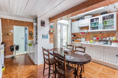 3 bedroom end of terrace house for sale, Granville Road, London SW19