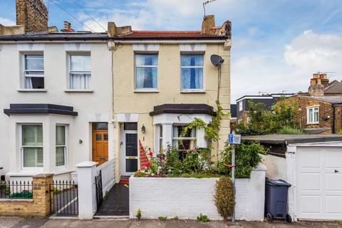 3 bedroom end of terrace house for sale, Granville Road, London SW19