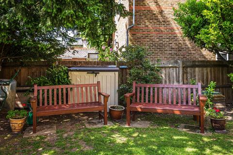 1 bedroom apartment for sale, Andridge Court, London SW19