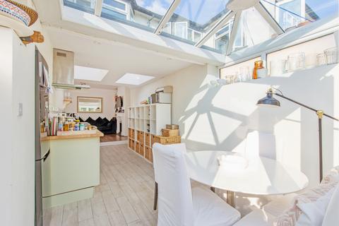 6 Aboyne Drive, London, SW20 0AL