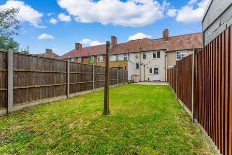 3 bedroom terraced house to rent, Furness Road, Morden SM4