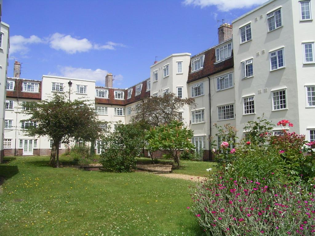 Spencer Court - righ