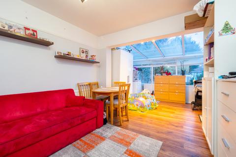 2 bedroom maisonette for sale, Lynmouth Avenue, Morden SM4