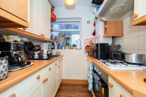 2 bedroom maisonette for sale, Lynmouth Avenue, Morden SM4