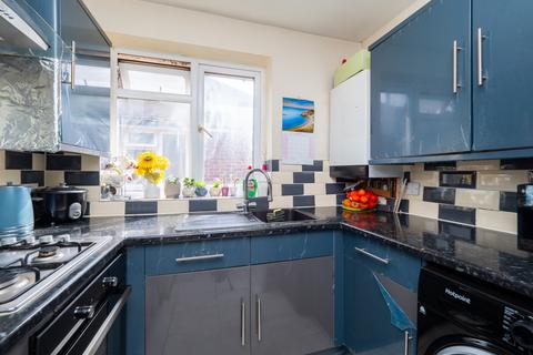 2 bedroom maisonette for sale, Cardigan Court, Worcester Park KT4