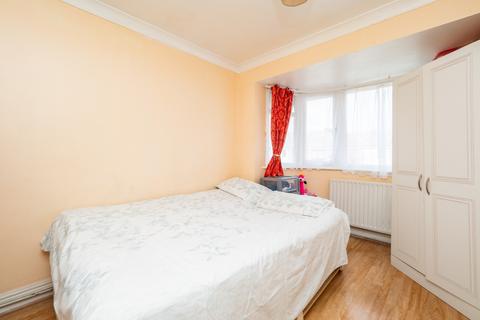 2 bedroom maisonette for sale, Cardigan Court, Worcester Park KT4