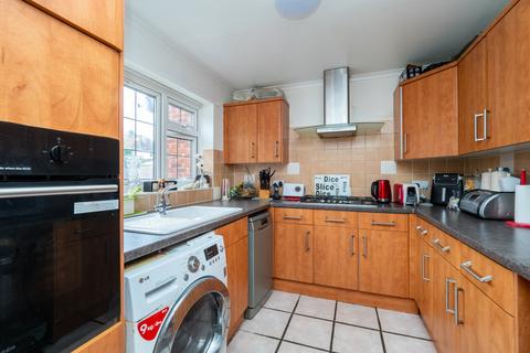 3 bedroom terraced house for sale, Claymore Close, Morden SM4