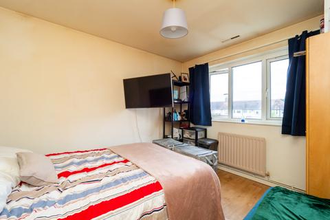 3 Claymore Close, Morden, SM4 5PS