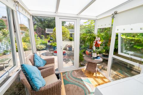 4 Glyn Road, Worcester Park, KT4 8SD
