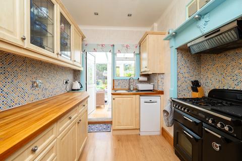 4 Glyn Road, Worcester Park, KT4 8SD