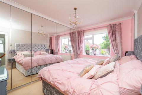 4 Glyn Road, Worcester Park, KT4 8SD