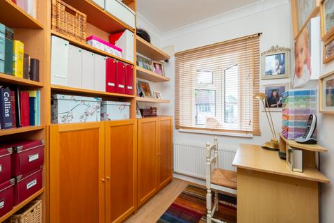 4 Glyn Road, Worcester Park, KT4 8SD