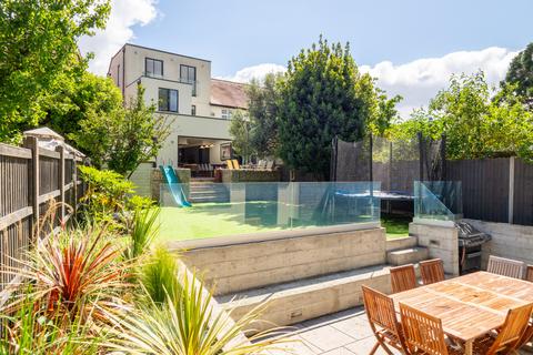 7 Morley Road, Sutton, SM3 9LN