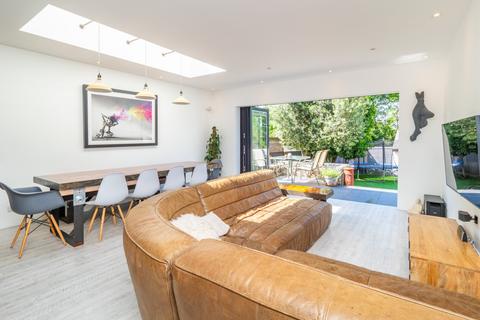 7 Morley Road, Sutton, SM3 9LN