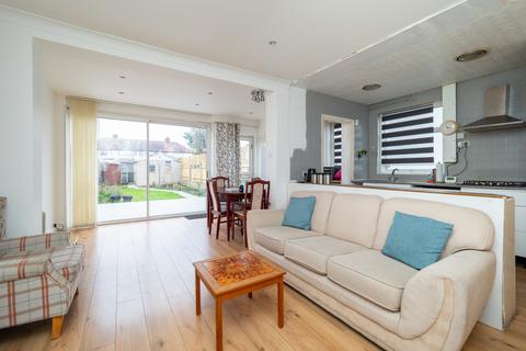 30 Kew Crescent, Cheam, Sutton, SM3 9RT