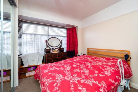 477 Gander Green Lane, Cheam, Sutton, SM3 9RA