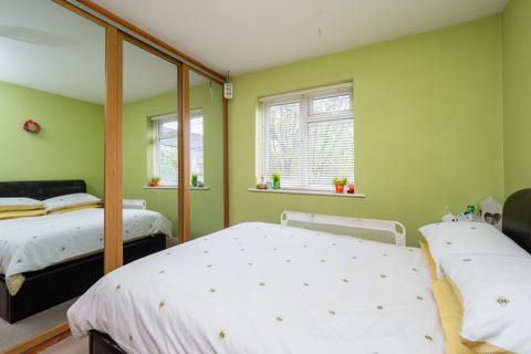 1 bedroom apartment for sale, Stonecot Hill, Sutton SM3