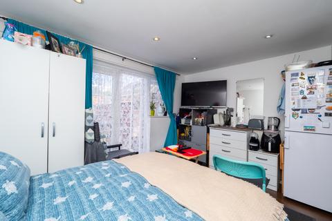 3 bedroom terraced house for sale, Aragon Place, Morden SM4