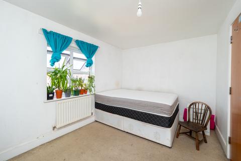 2 Aragon Place, Morden, SM4 4QD