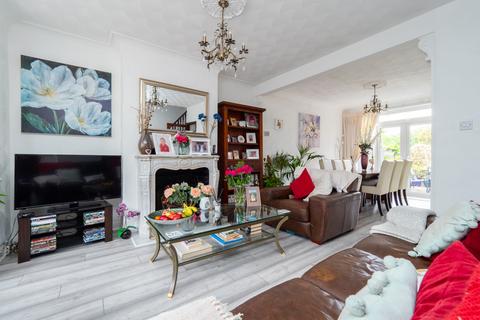 16 Midway, Sutton, SM3 9EL
