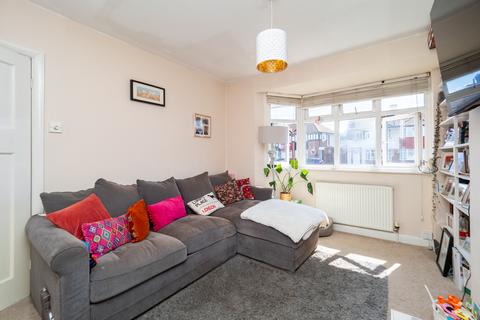 2 bedroom maisonette for sale, Lynmouth Avenue, Morden SM4