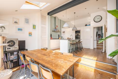 5 Dunster Avenue, Morden, SM4 4LE