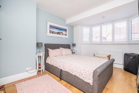 5 Dunster Avenue, Morden, SM4 4LE
