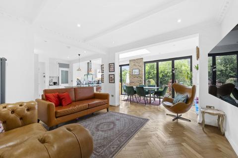 48 The Ridings, Surbiton, KT5 8HQ
