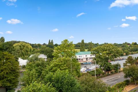 2 bedroom apartment for sale, Portsmouth Road, Surbiton KT6