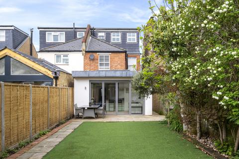64 Ellerton Road, Surbiton, KT6 7TX