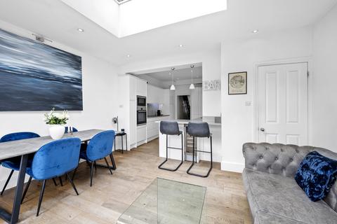 64 Ellerton Road, Surbiton, KT6 7TX