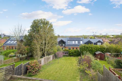 11 Cheyne Hill, Surbiton, KT5 8BL