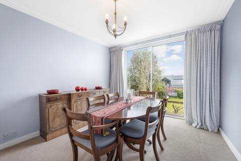 11 Cheyne Hill, Surbiton, KT5 8BL