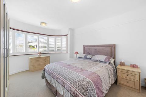 11 Cheyne Hill, Surbiton, KT5 8BL