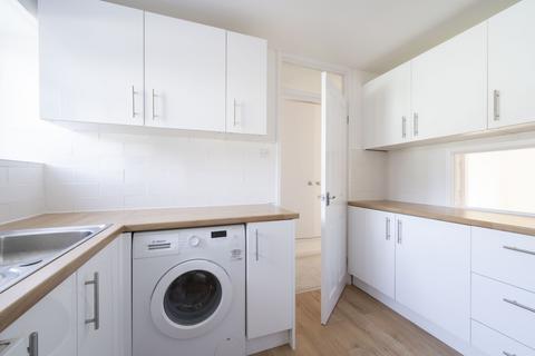 20, Dolphin Court Dolphin Close, Surbiton, KT6 4DZ