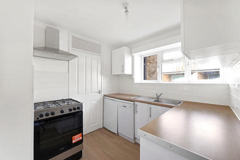20, Dolphin Court Dolphin Close, Surbiton, KT6 4DZ