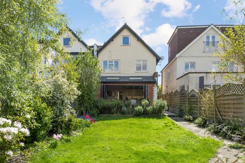 29 Derby Road, Surbiton, KT5 9AY