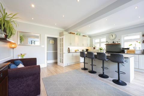 29 Derby Road, Surbiton, KT5 9AY